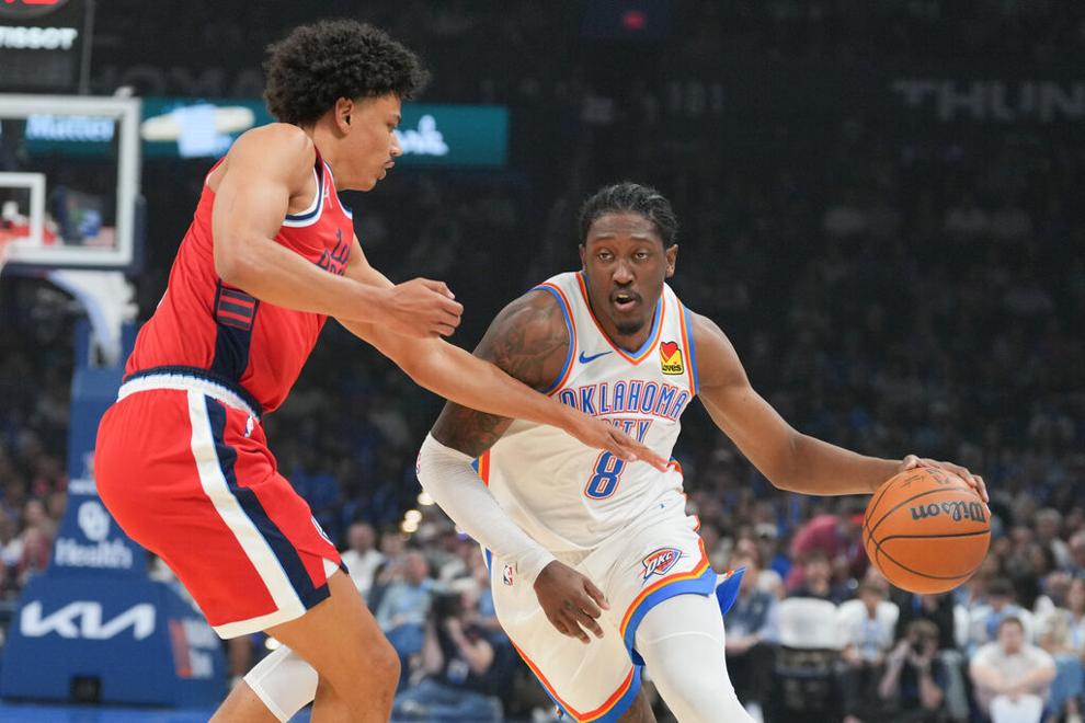 Jalen Williams stretchered off with apparent leg injury, Thunder beat Clippers 108-101