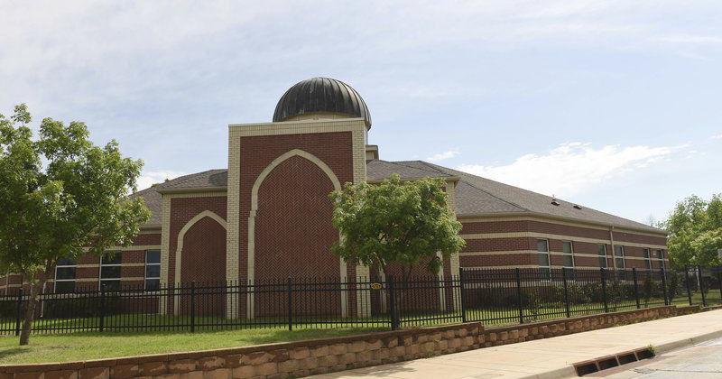 Islamic Society embraces community, re-examines security after mosque ...