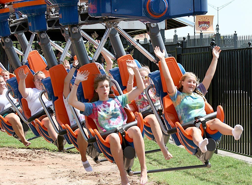 Lasso' ropes in riders | Edmond | normantranscript.com