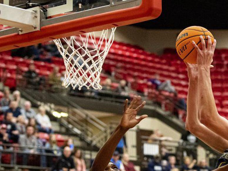 High School Basketball Southmoore S Sam Godwin Jordan Thompson
