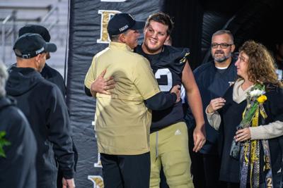 Ou Football Broken Arrow S Andrew Raym Stands Out Even On