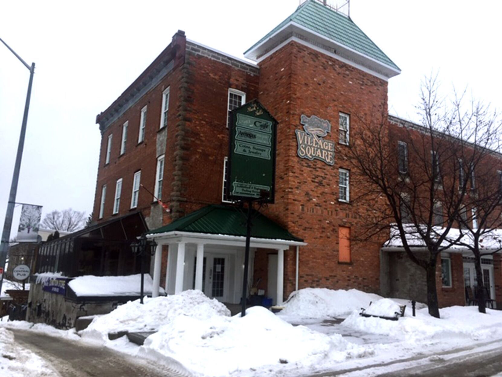 What s going on here Burk s Falls pub closed again building for sale