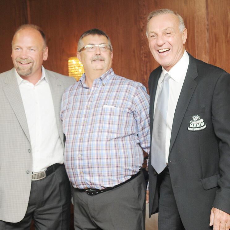 Wendel Clark, Toronto Maple Leafs 'Hound Line' to reunite at London Sports  Celebrity Dinner