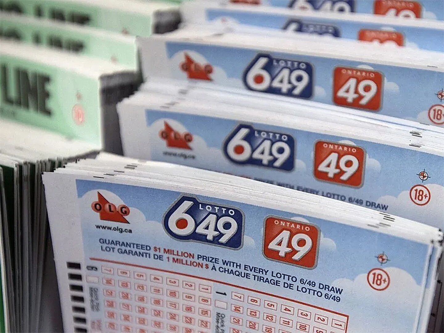 Ontario colleagues score 6 figures each with Lotto 6-49 win