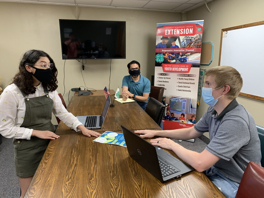 PANHANDLE PERSPECTIVES: Teen teacher for elementary students