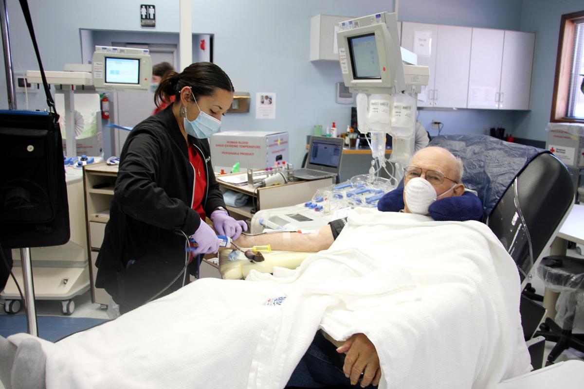 Dedicated donor: 90-year-old man donates platelets for 725th time