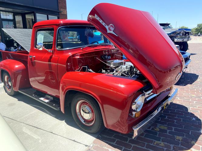 Platte River Cruise Night features muscle cars, motorcycles