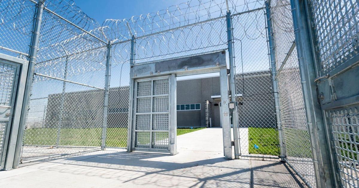 Convicted killer gets more time for drunkenly stabbing guards in Lincoln prison