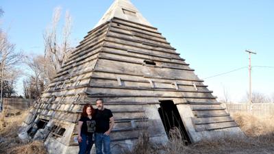 An ancient tradition: Moorefield man building storm ...