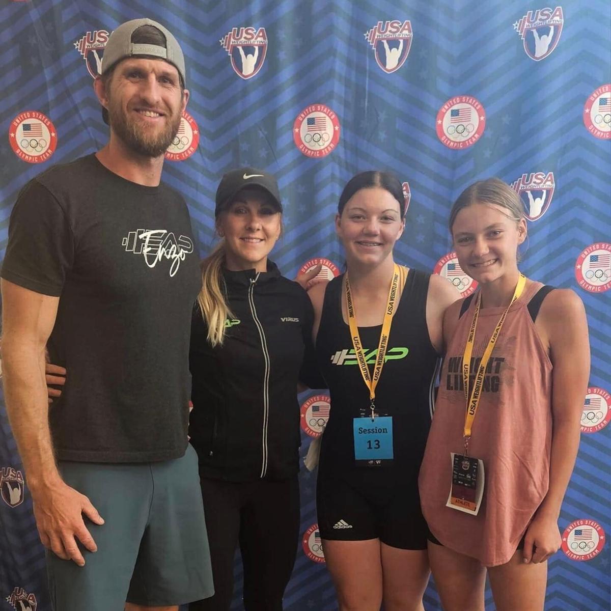 Sisters Kadyn and Iliana Pavlik compete at Weightlifting Youth National  Championships