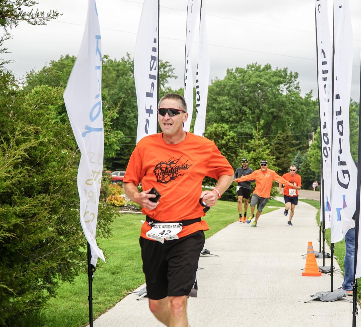 35 teams take to the trail in Lake to Lake Relay event Local News