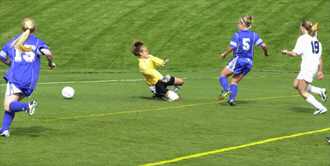 Kenny gets lone Lady Dawg goal