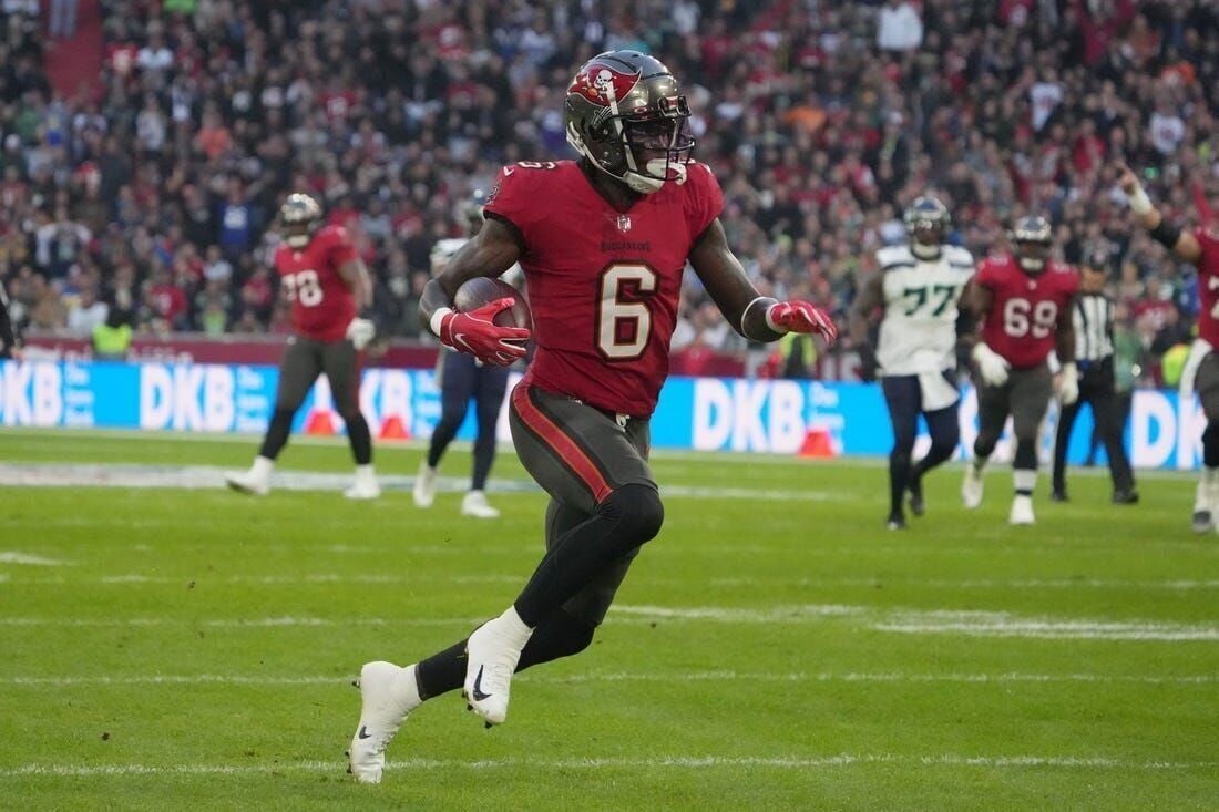 Buccaneers To Sign WR Julio Jones