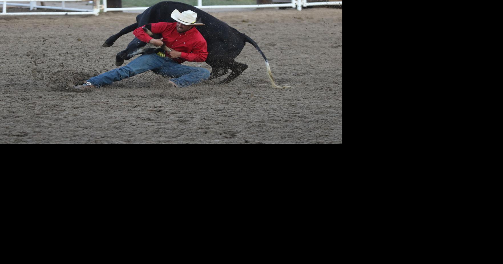 From watching to competing: Steer wrestler Gage Davis competes on third night of Buffalo Bill Rodeo