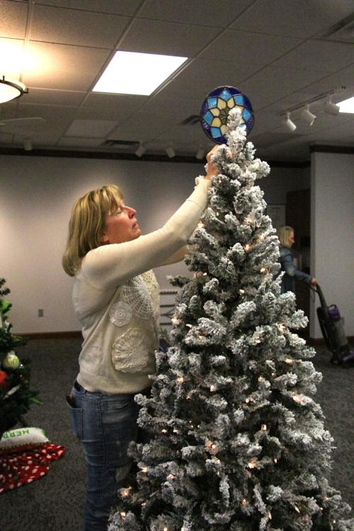 Watch now: Decorating begins for North Platte Prairie Arts Center's Festival of Trees