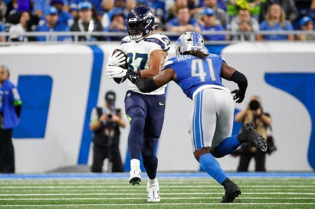 A CLOSER LOOK: Detroit Lions OLB James Houston