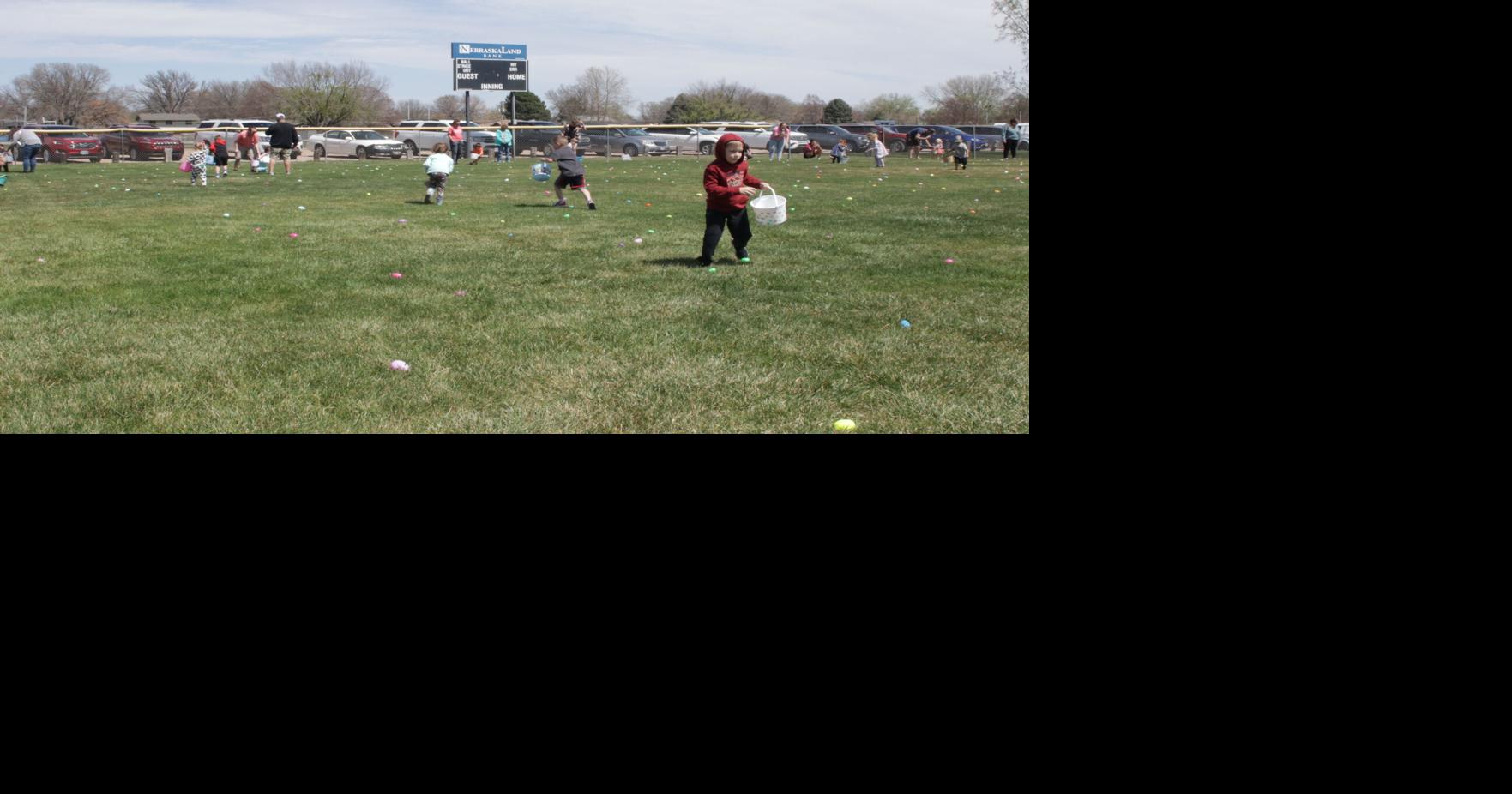 Preschoolers and younger go in search of thousands of eggs Thursday at ...