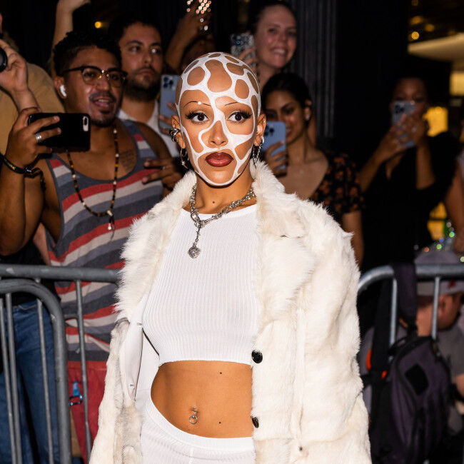 Doja Cat insists she's never dissed fans and is just trying to be funny, Entertainment