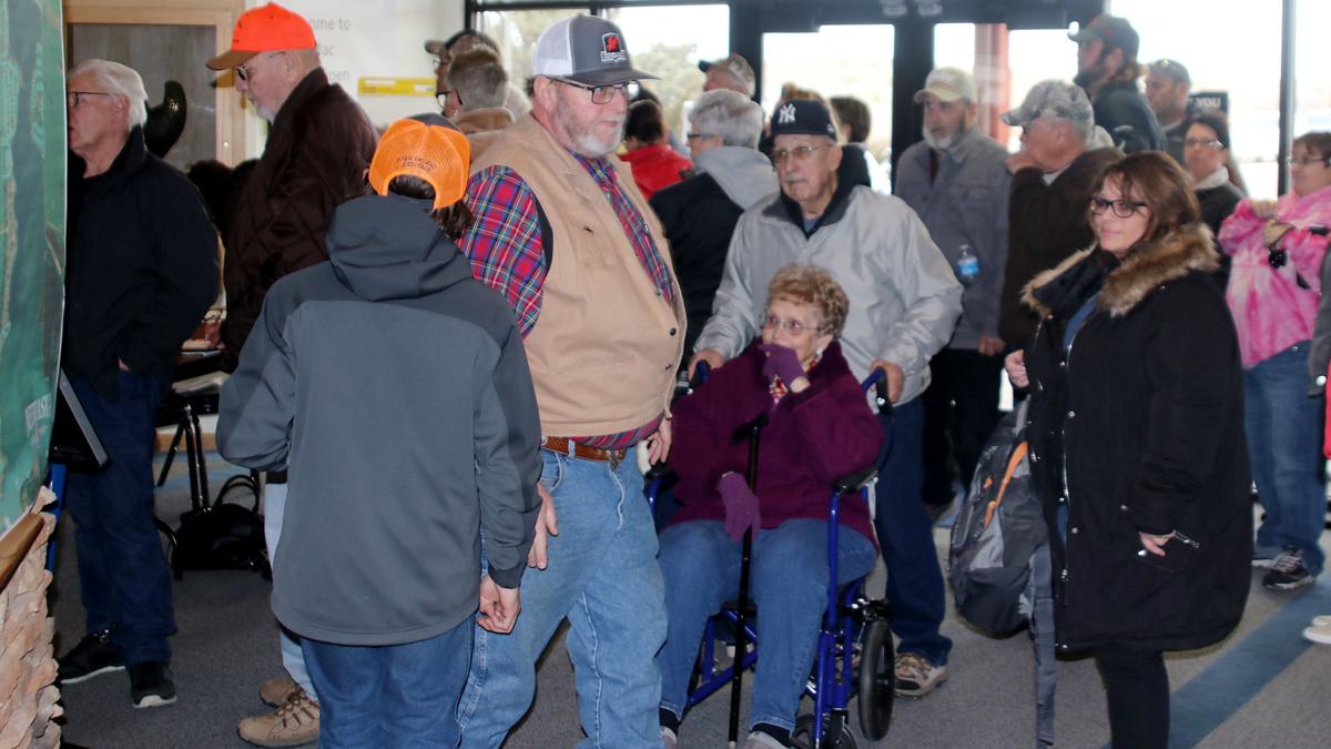 Hundreds Pack Open House To Protest Lake Mcconaughy Changes Economics Nptelegraph Com