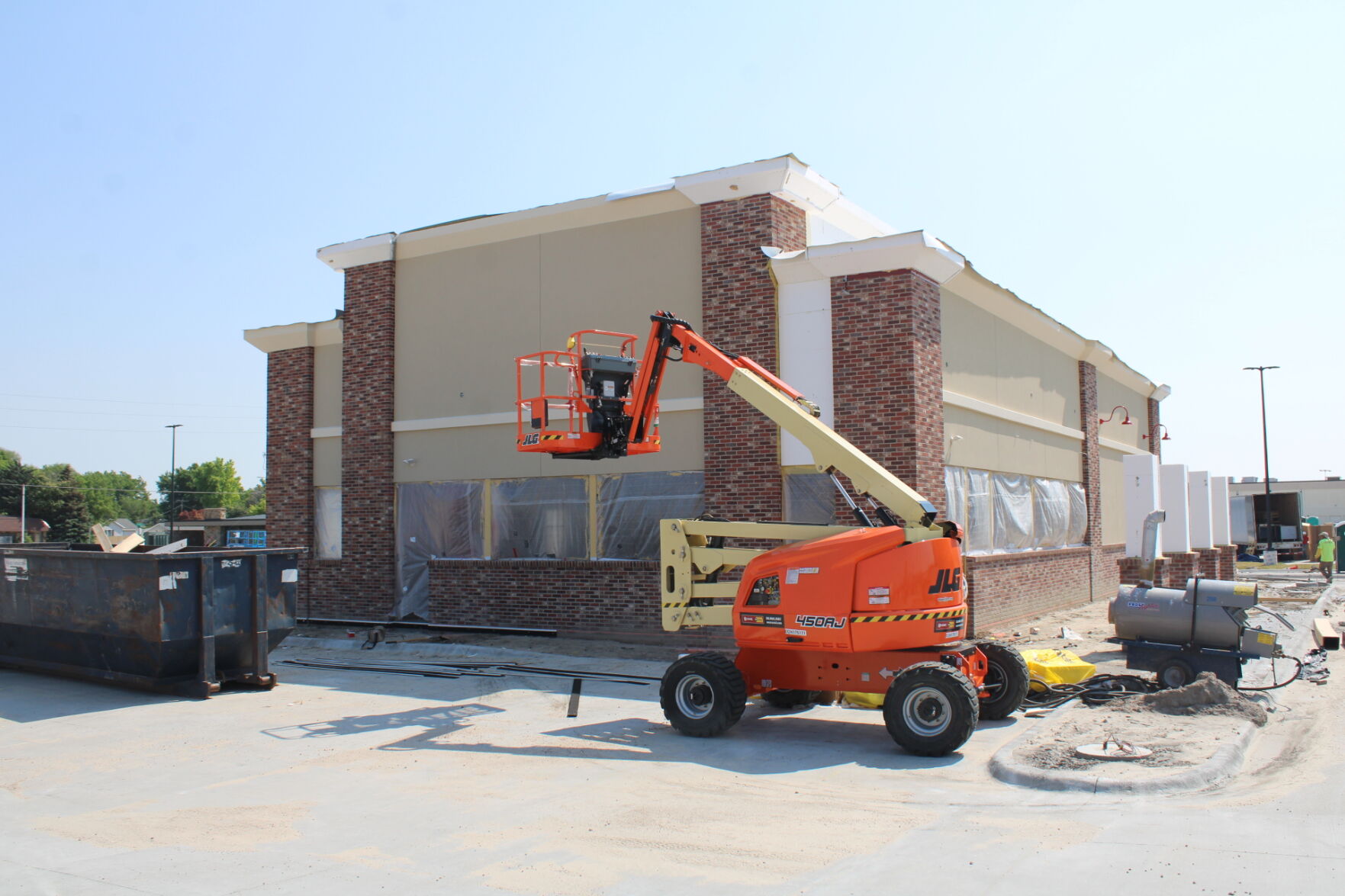 Bath Body Works open Freddy s nearing completion at District 177