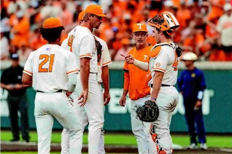 Texas Longhorns baseball among six top 10 teams playing in 2021 State Farm  College Showdown