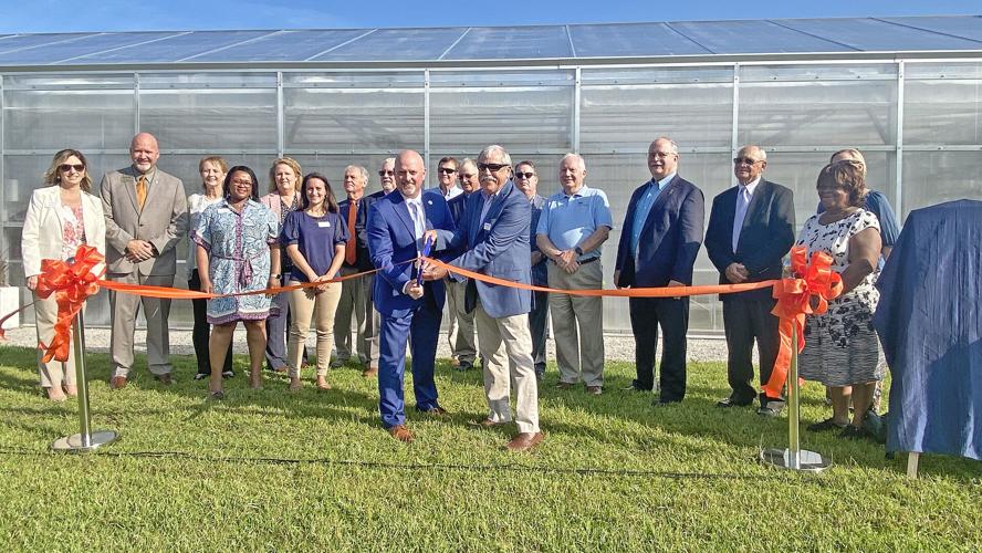 New SCC greenhouse to sow ‘the seeds of knowledge’ for students