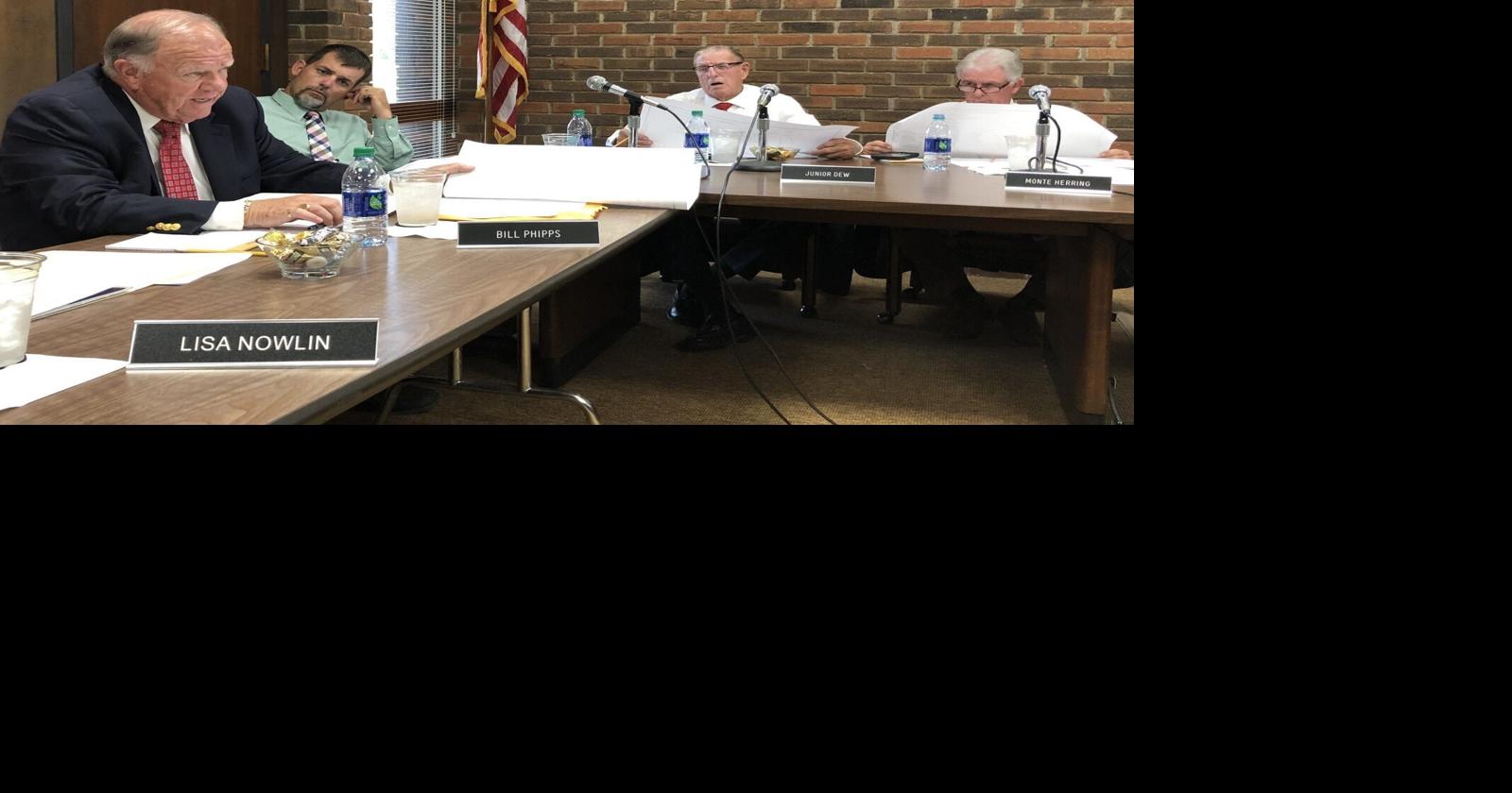 Ricky Benton exchanges land to to save Cerro Gordo gym Business