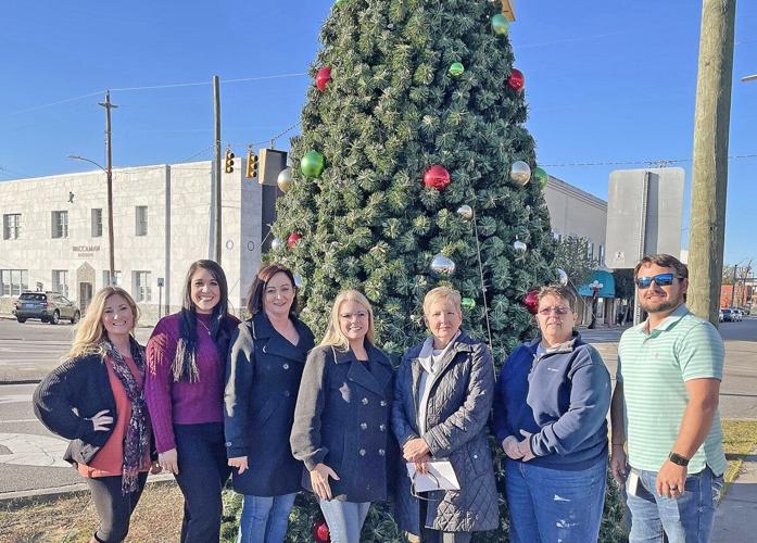 Downtown Whiteville rings in holidays Saturday with carriage rides, new