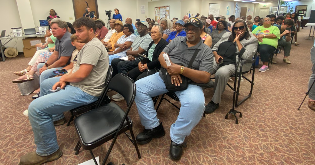 Elections board splits on early voting sites; final decision up to the state