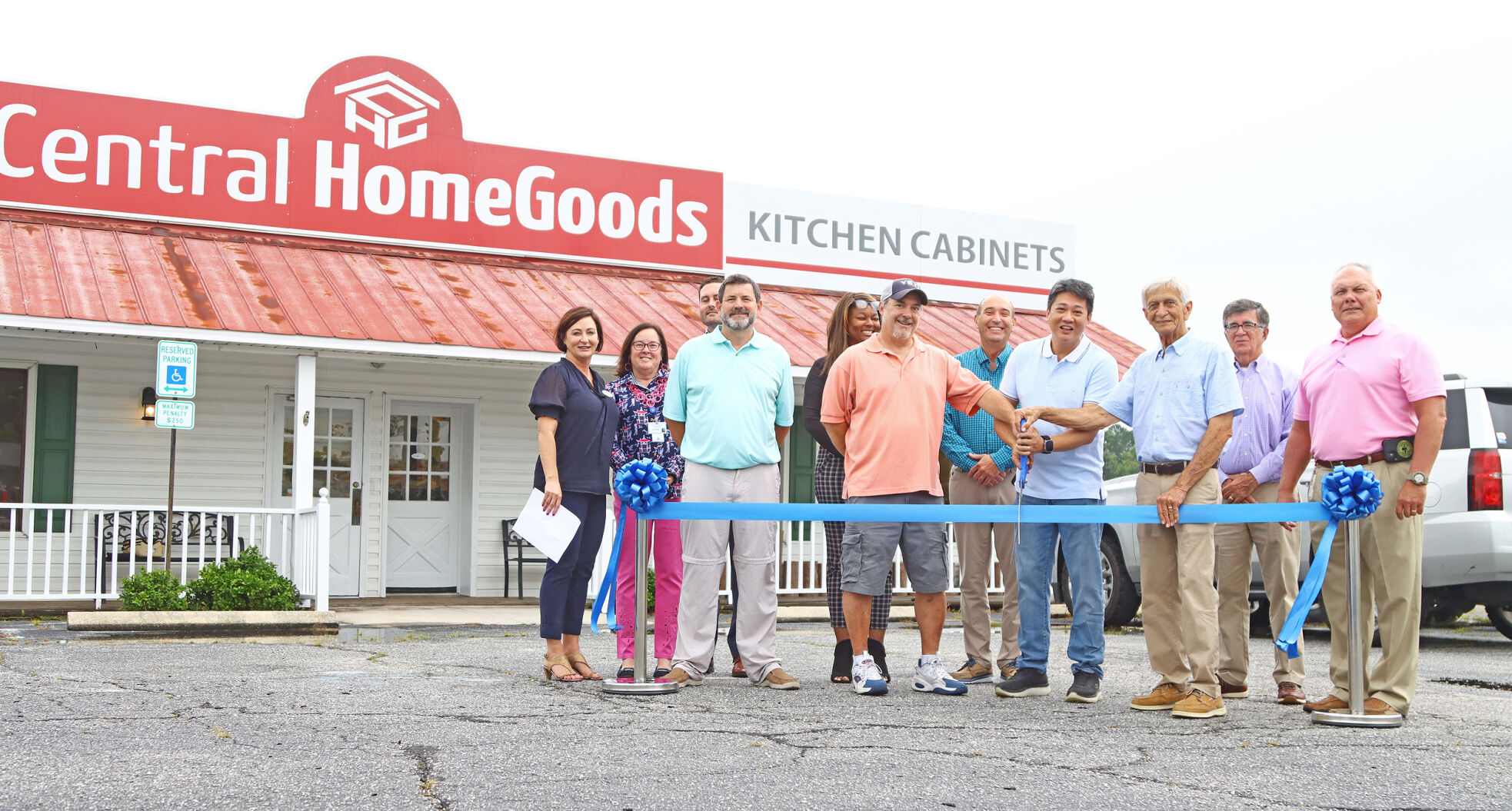 Central HomeGoods celebrates growing inventory, Chamber membership