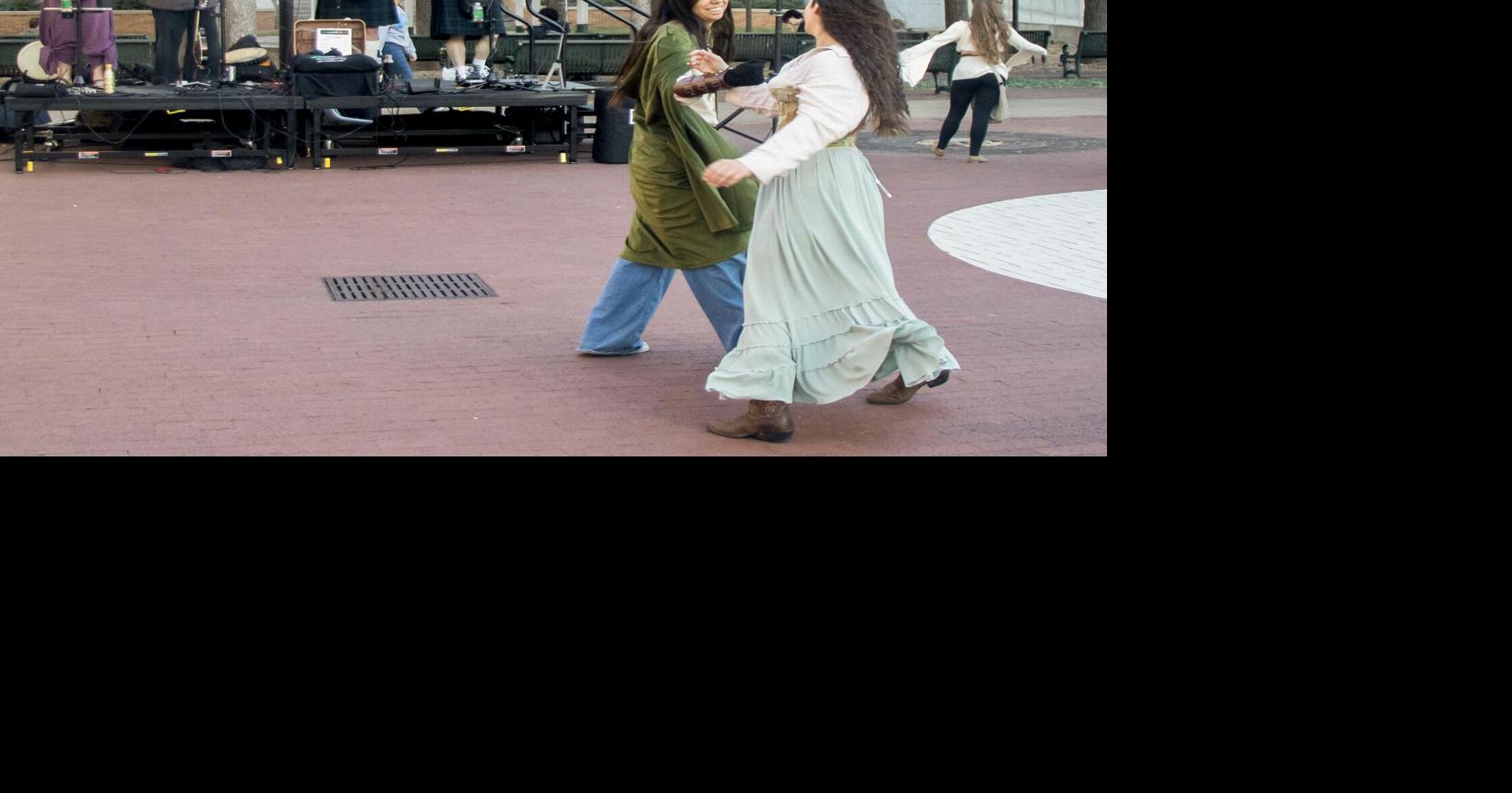 Students step into fantasy at university renaissance faire