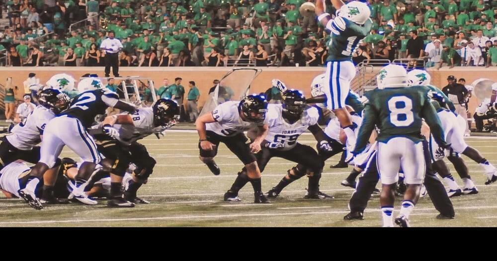 UNT football deploys full roster during games Sports