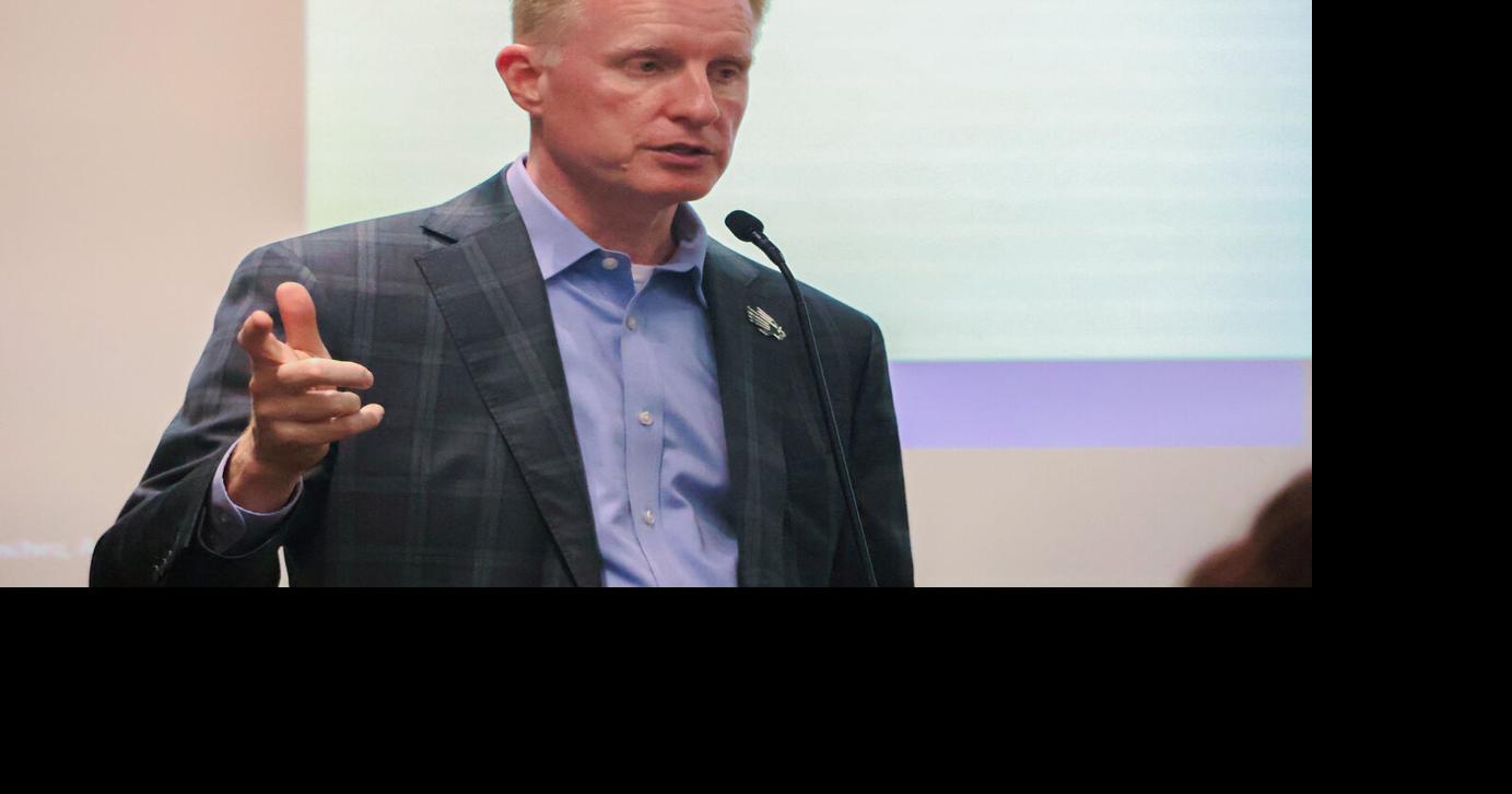 President Keller speaks to senators during SGA’s last meeting of the semester, three supreme court justices confirmed and senator of the session chosen