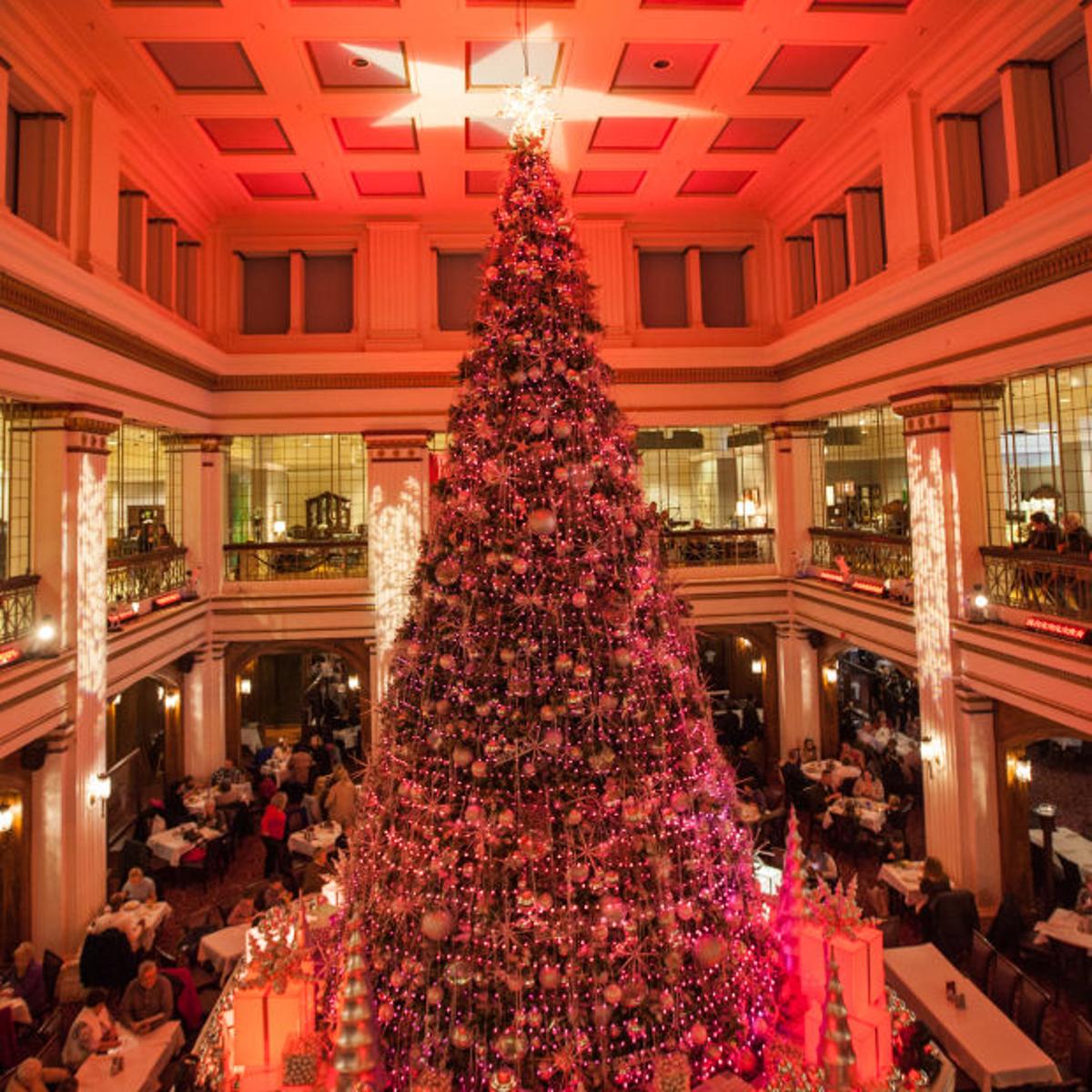 Macy S Great Tree And Walnut Room Continue With Grand