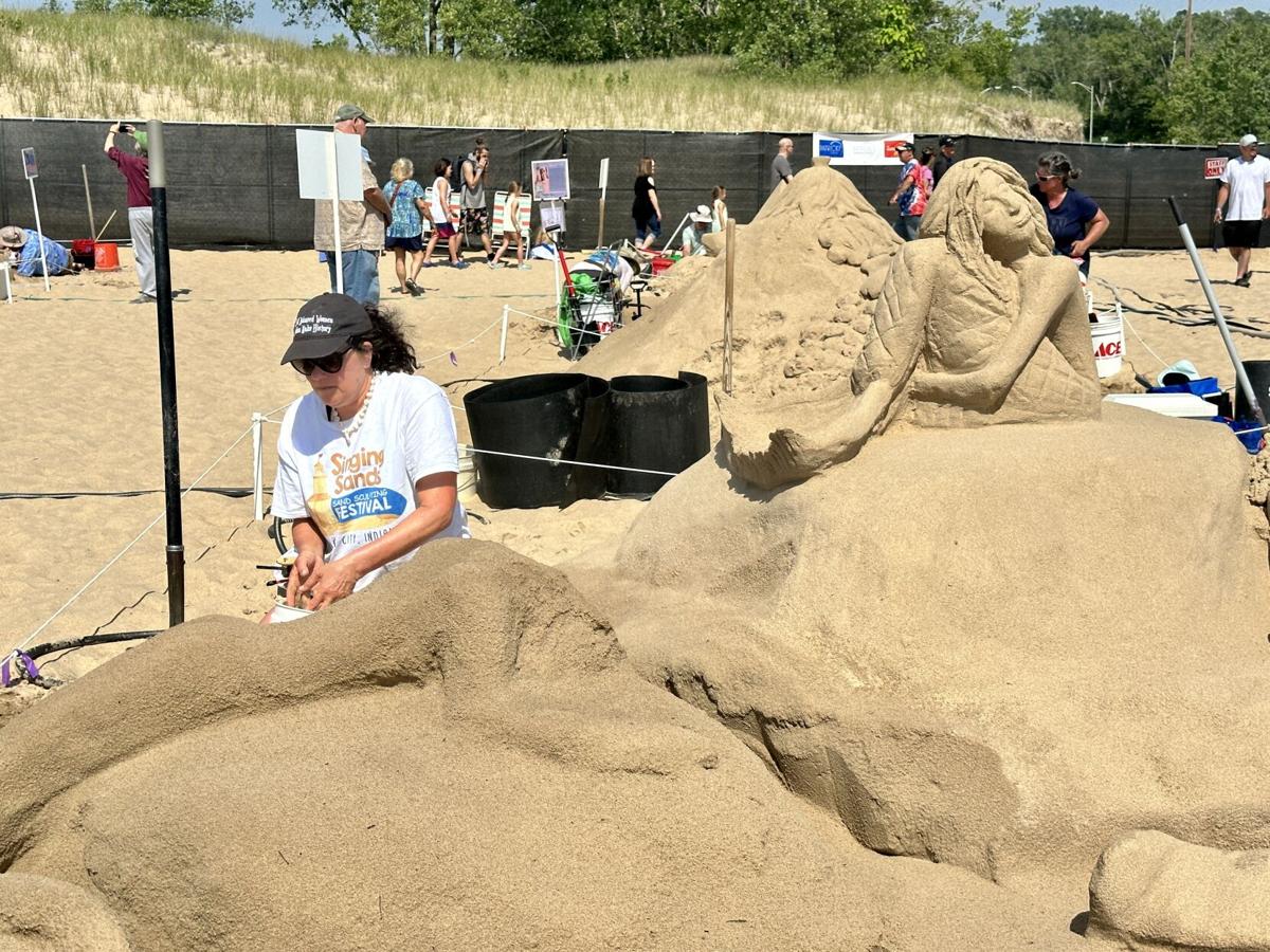 Video: Kids learn sculpting from sand-art master – Orange County Register