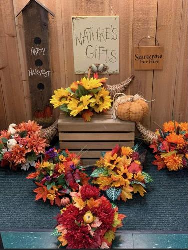 Natural accents joining the traditions of the Thanksgiving centerpiece