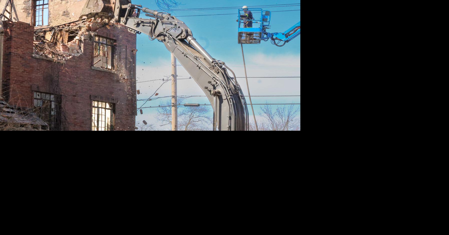 Former Mahencha Apartments demolished in Gary