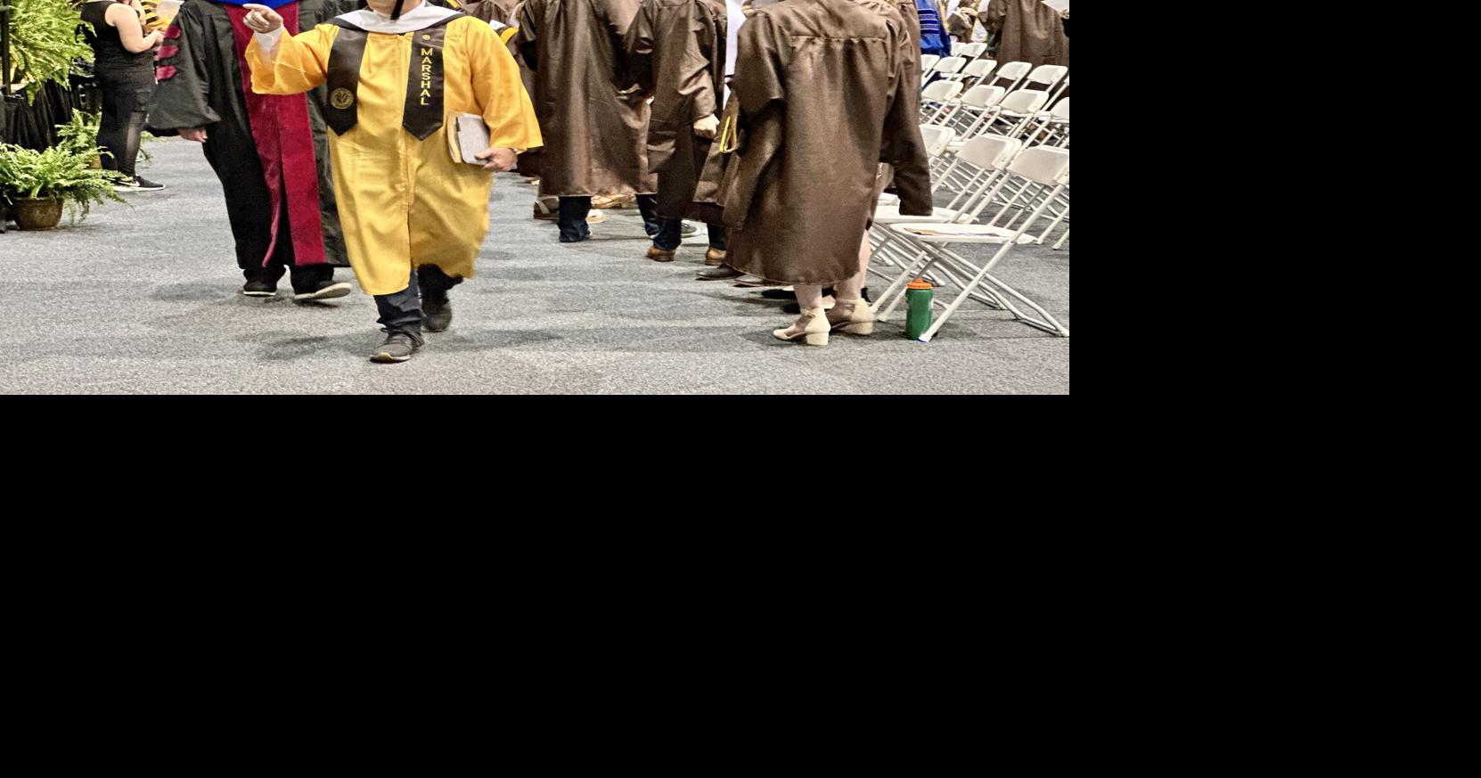 Photos Valparaiso University graduation 2023