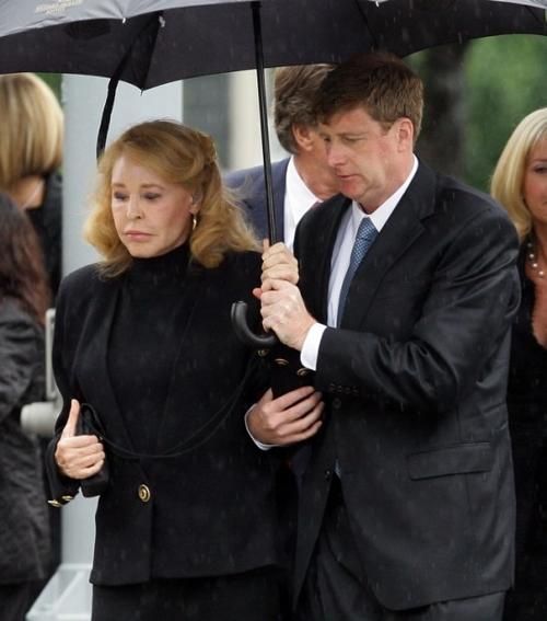 OFFBEAT: Sen. Ted Kennedy's funeral unites family with words of inspiration