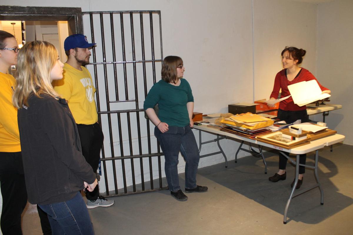 Valparaiso University History Club Helps Porter County Museum