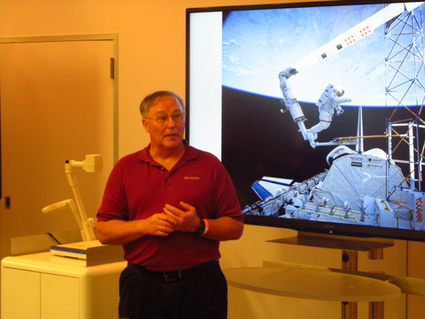 Former astronaut Jerry Ross talks to kids at museum about his lifelong ...