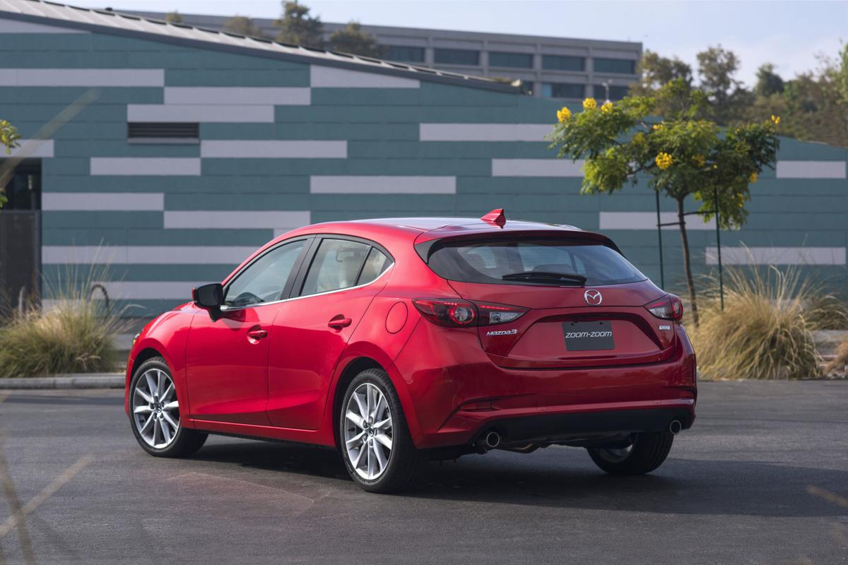 Best Commuter Cars Are Comfortable Sporty Fuel Sipping All At Once The 2017 Mazda 3 Was Chosen And U S News World Report Top Commuter Car