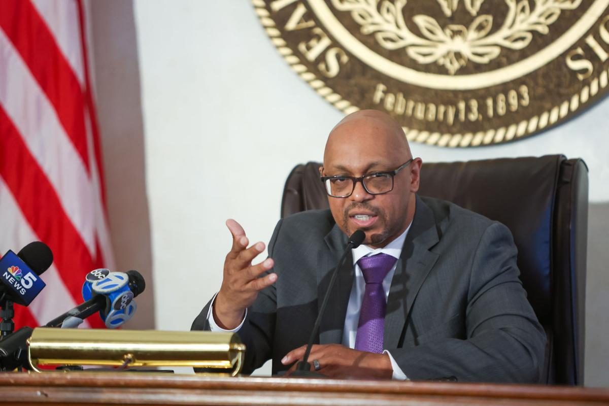 Swearing in of Thaddeus Jones as the first black mayor of Calumet City