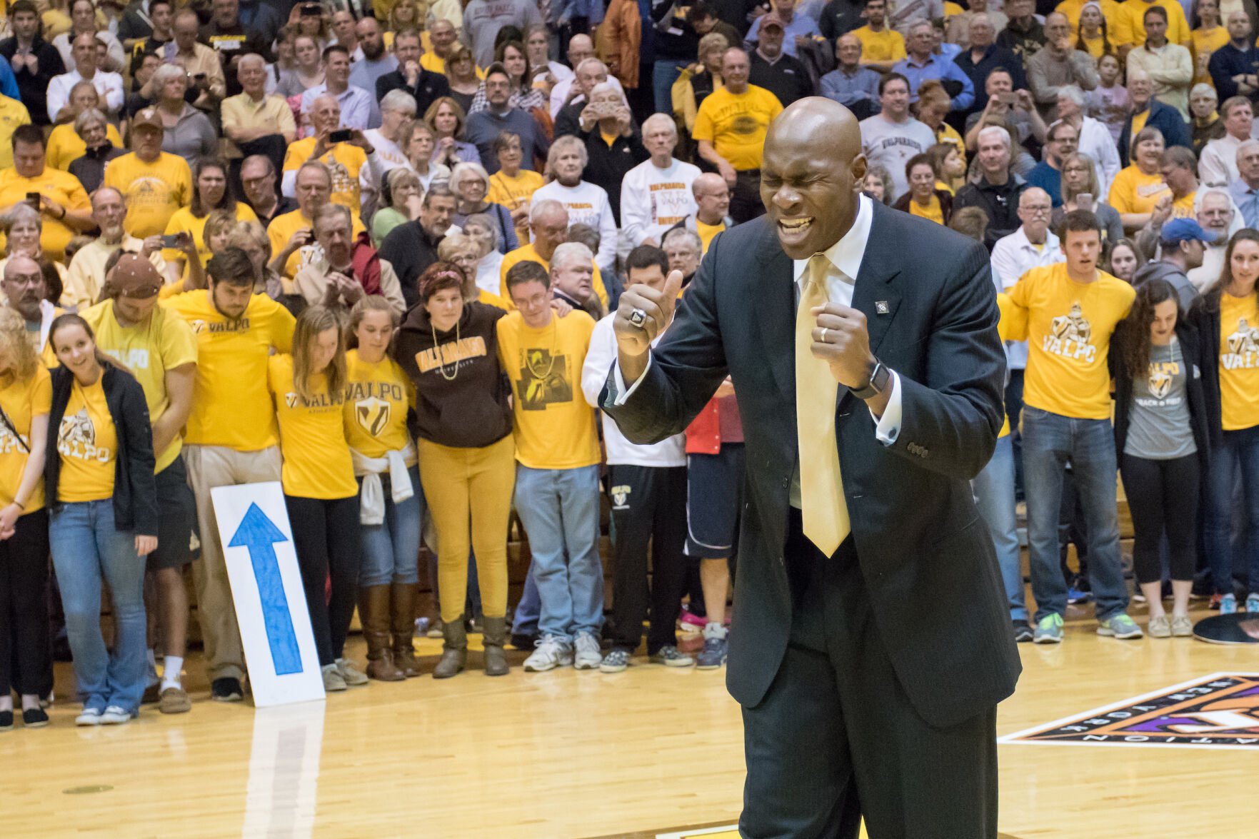 Valparaiso university deals basketball