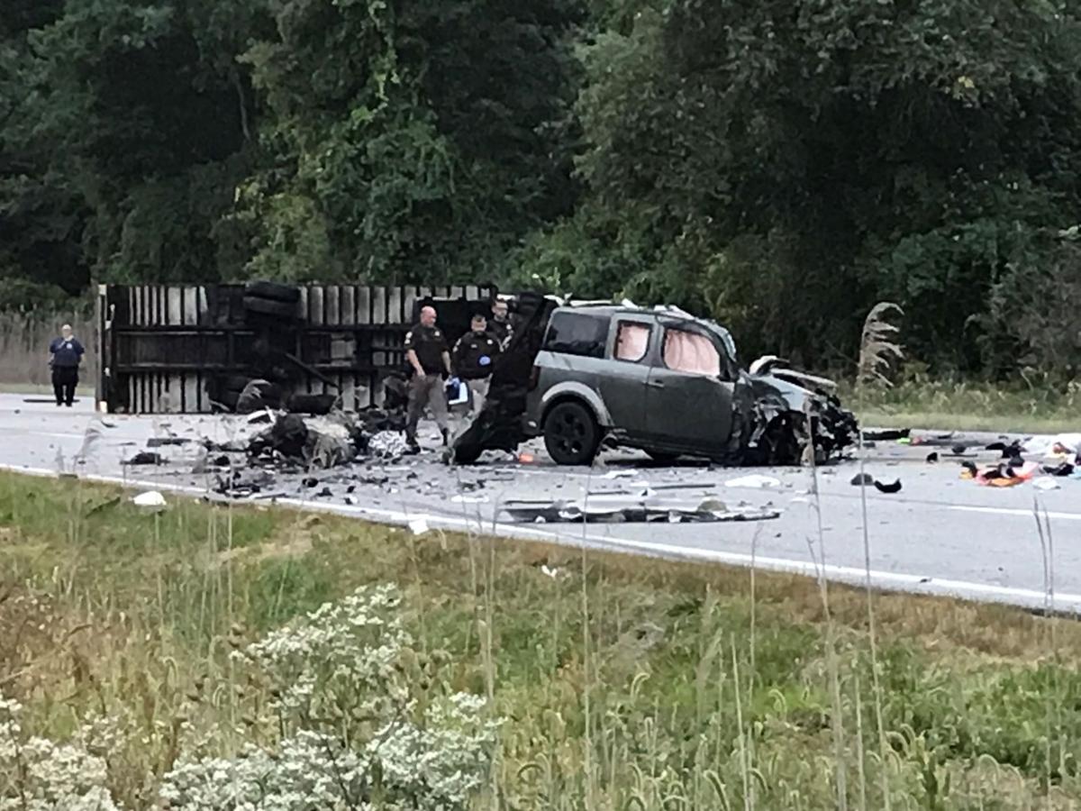 Semi, vehicle crash on U.S. 20 outside Chesterton