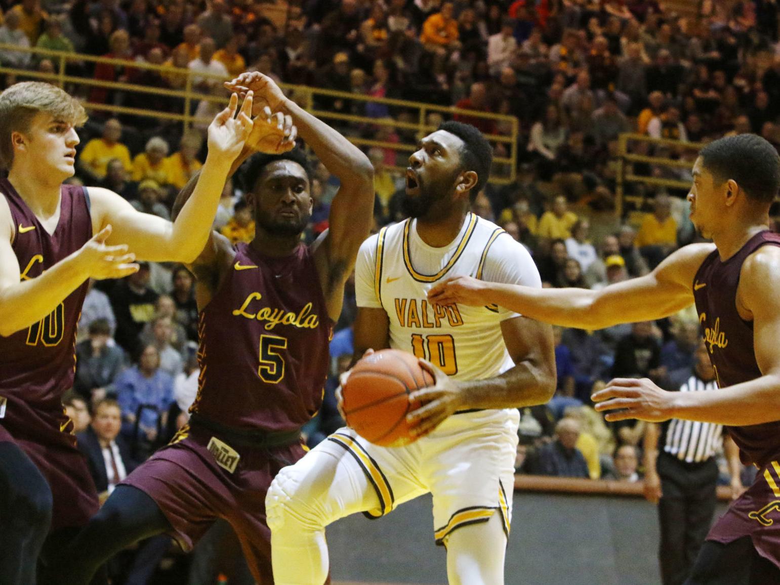 Basketball Takes Back Seat For Valparaiso On Election Day Sports Nwitimes Com