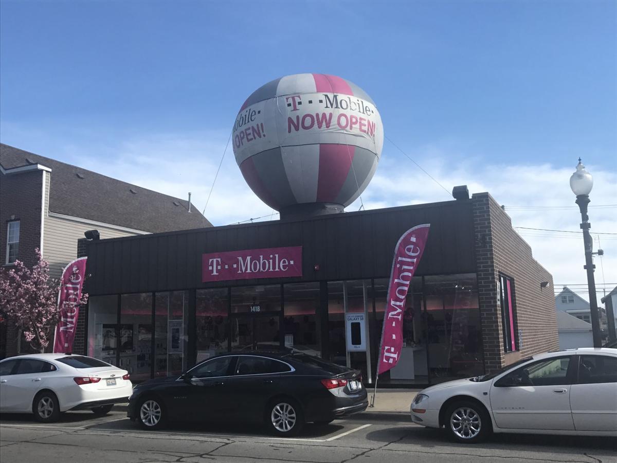 T-Mobile opens stores in Whiting, East Chicago