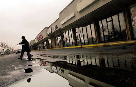 Indiana's Oldest Mall Now a Ghost Town