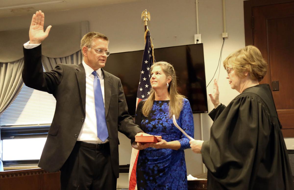 Attorney Jeffrey Clymer sworn in as Porter County #39 s newest judge