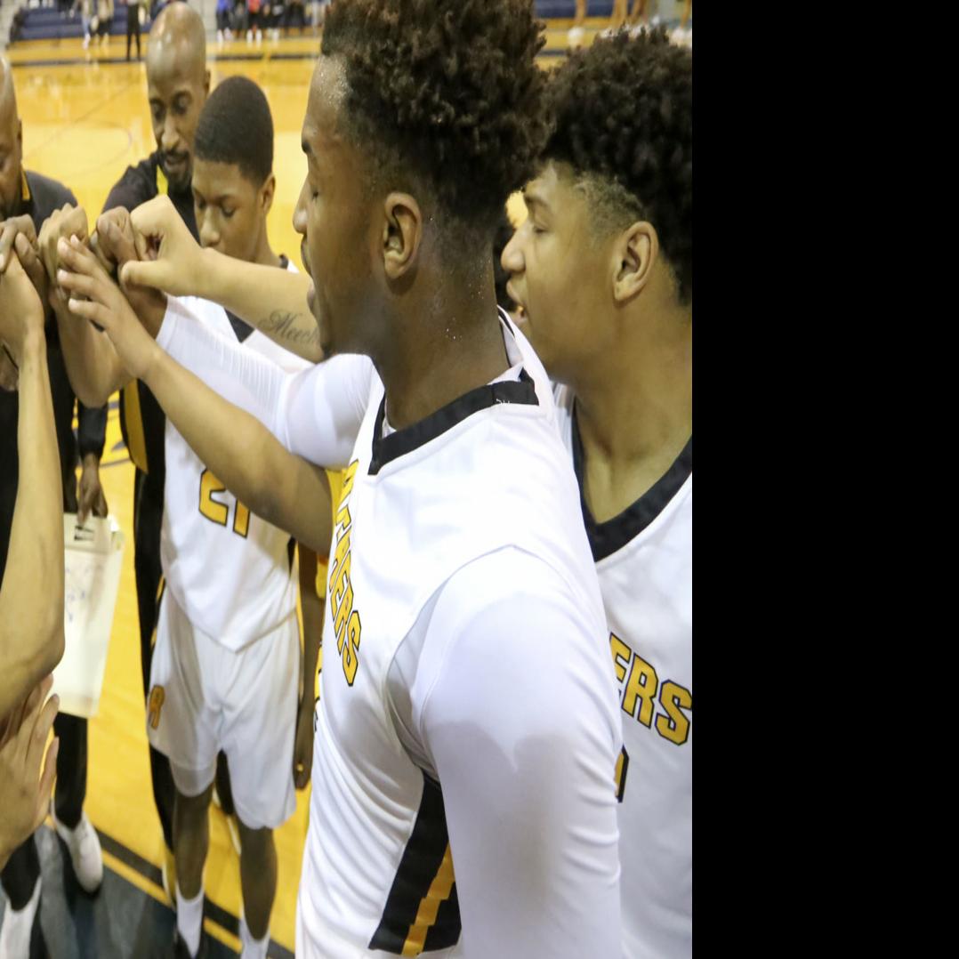 Without A Home Roosevelt S Boys Basketball Team Still Presses On Nwi Preps Boys Basketball Nwitimes Com